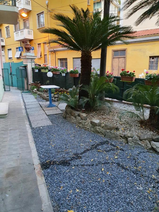 Villa Arcobaleno Rondo Garibaldi Sanremo Exterior photo